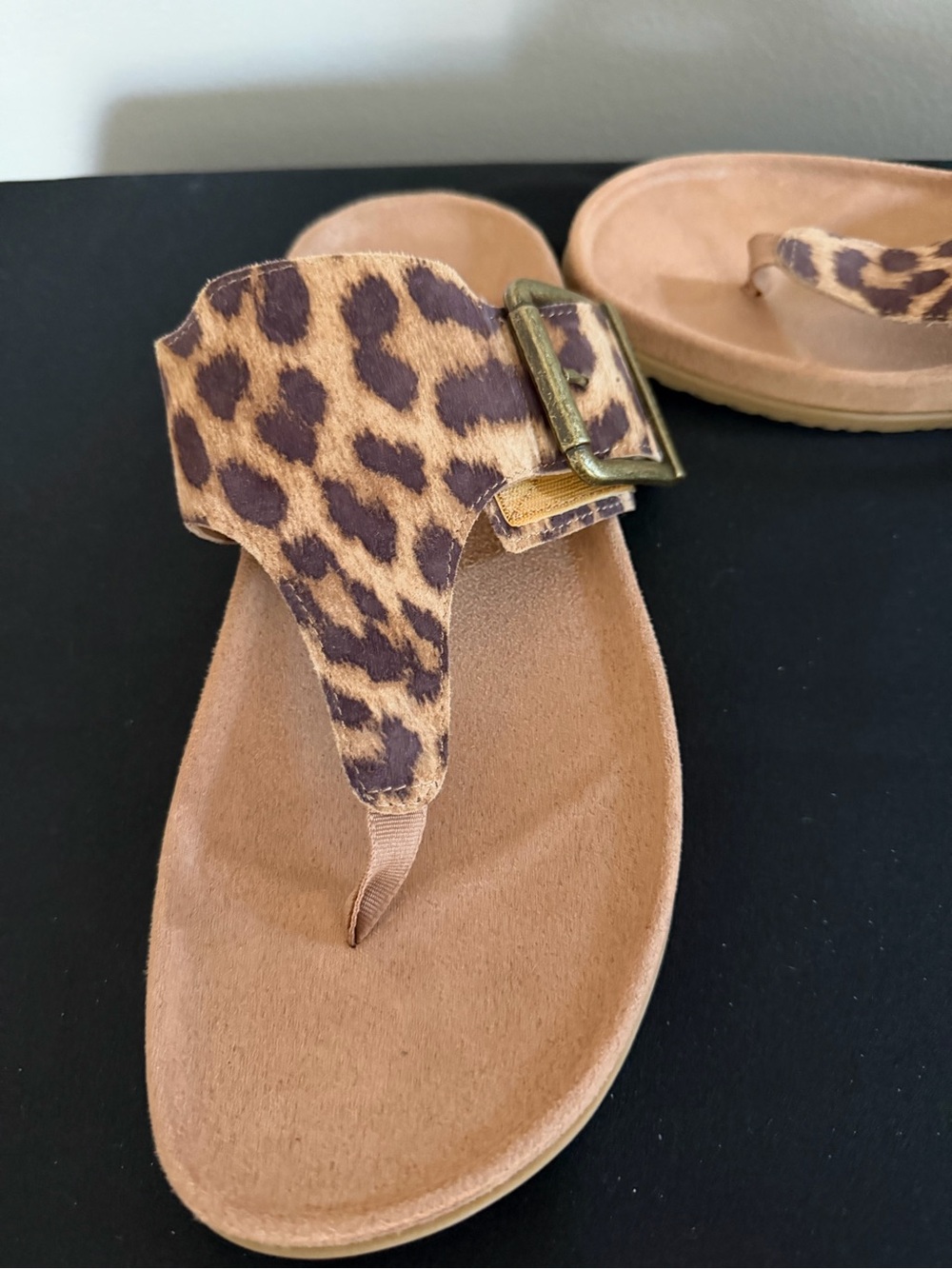 Vionic Women’s Leopard Print Thong Sandals - Brown